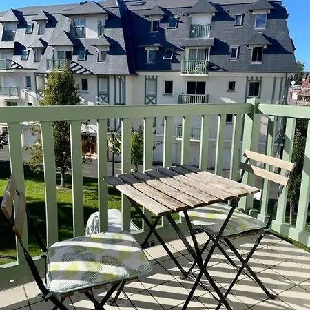 Joli Avec Parking Et Balcon Apartmán Touques